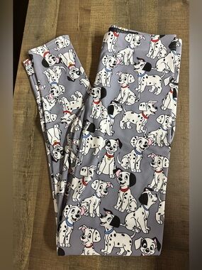 Blackmilk 101 Dalmatians Leggings size medium